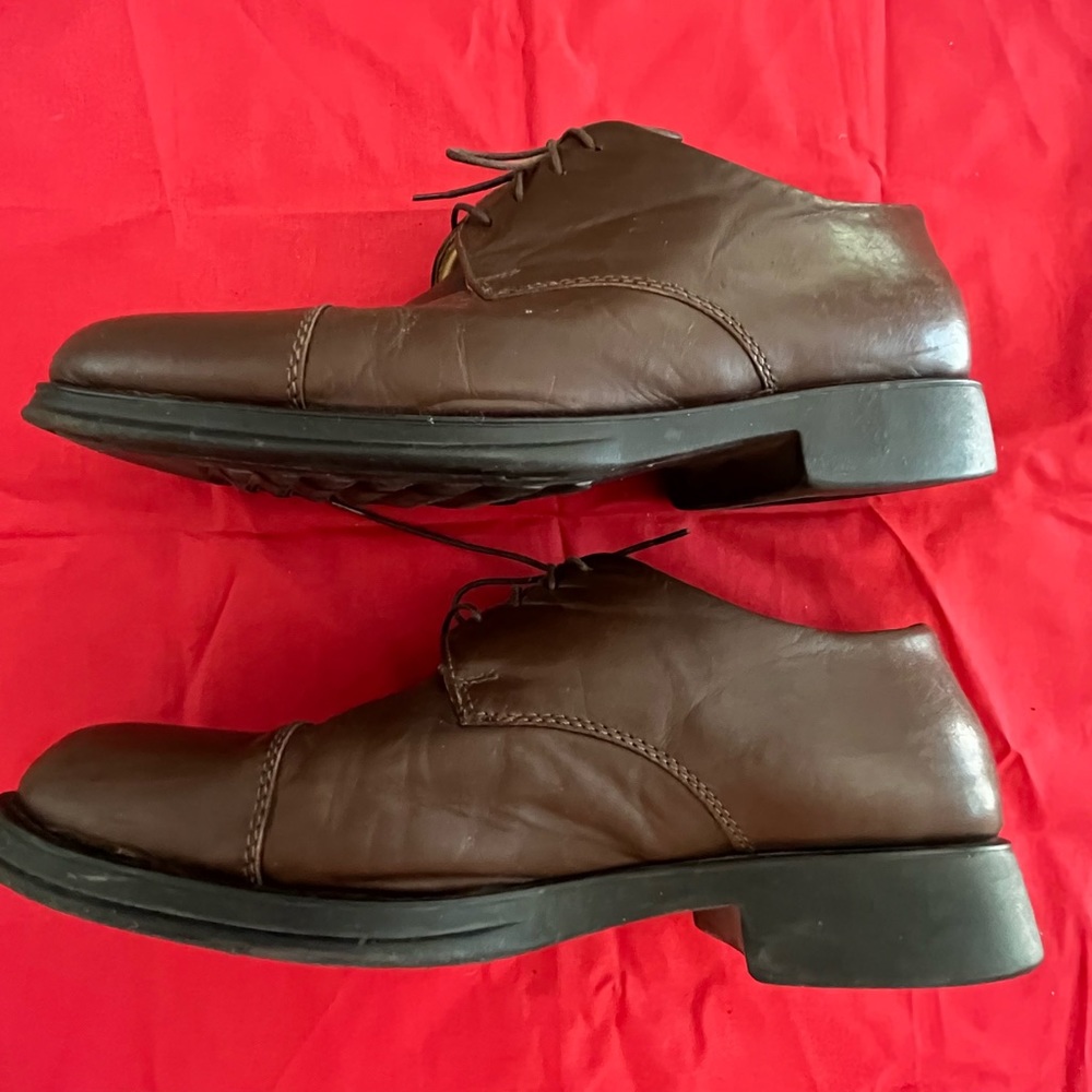 Shoes - Picture 2 of 6